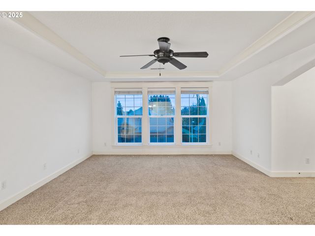 978 N ALDER St, Canby, OR 97013