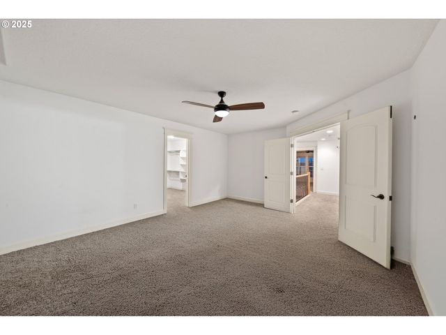 978 N ALDER St, Canby, OR 97013