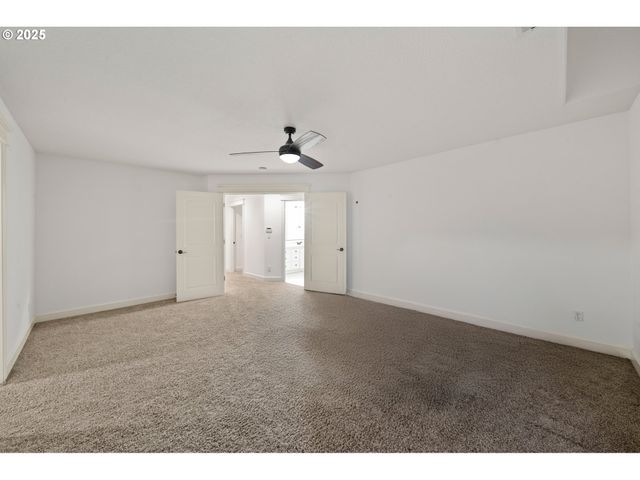 978 N ALDER St, Canby, OR 97013