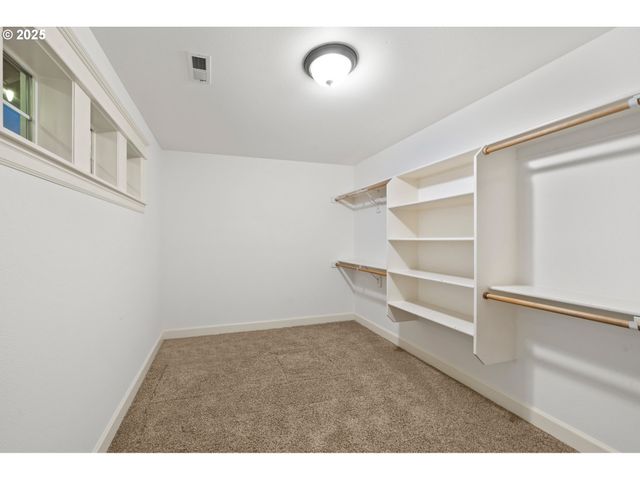 978 N ALDER St, Canby, OR 97013