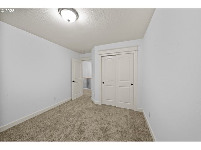 978 N ALDER St, Canby, OR 97013