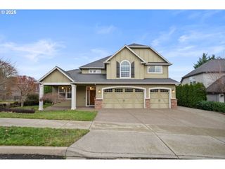 978 N ALDER St, Canby, OR 97013