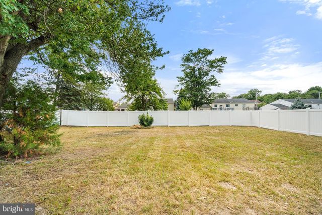 213 HOBART DR, Clementon, NJ 08021