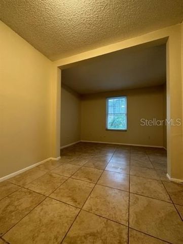 828 SKY LAKE CIRCLE B, Orlando, FL 32809