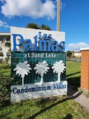 828 SKY LAKE CIRCLE B, Orlando, FL 32809