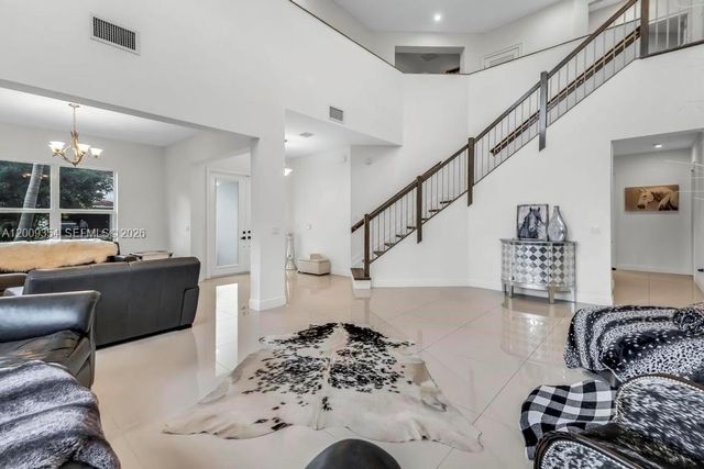 7601 Cavalia Dr, Davie, FL 33328