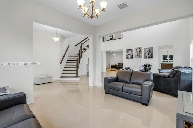 7601 Cavalia Dr, Davie, FL 33328