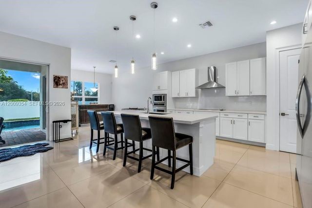 7601 Cavalia Dr, Davie, FL 33328
