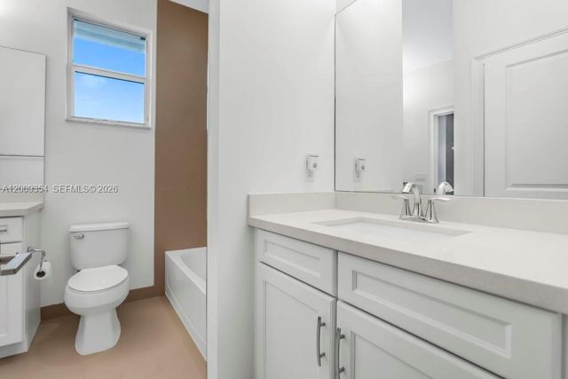 7601 Cavalia Dr, Davie, FL 33328