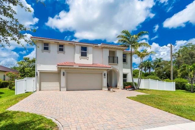 7601 Cavalia Dr, Davie, FL 33328