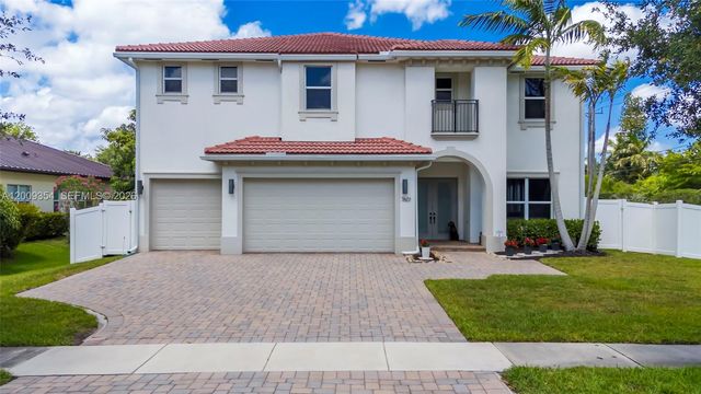 7601 Cavalia Dr, Davie, FL 33328