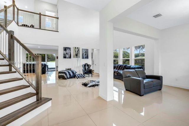 7601 Cavalia Dr, Davie, FL 33328