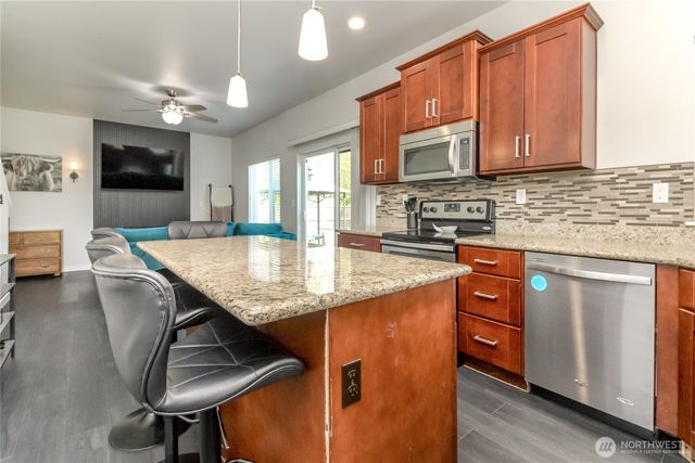 17609 146th Avenue E, Orting, WA 98360