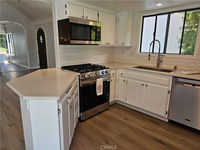 2825 Forest View Way, Carlsbad, CA 92008