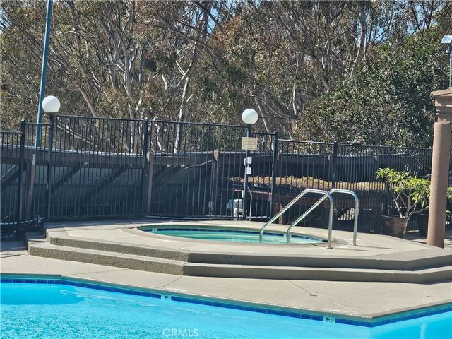 2825 Forest View Way, Carlsbad, CA 92008
