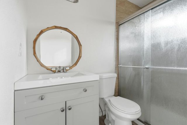 11404 Grant Street, Armona, CA 93202