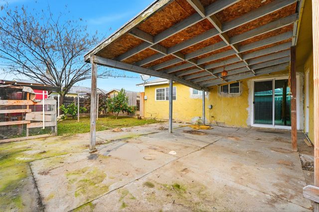 11404 Grant Street, Armona, CA 93202