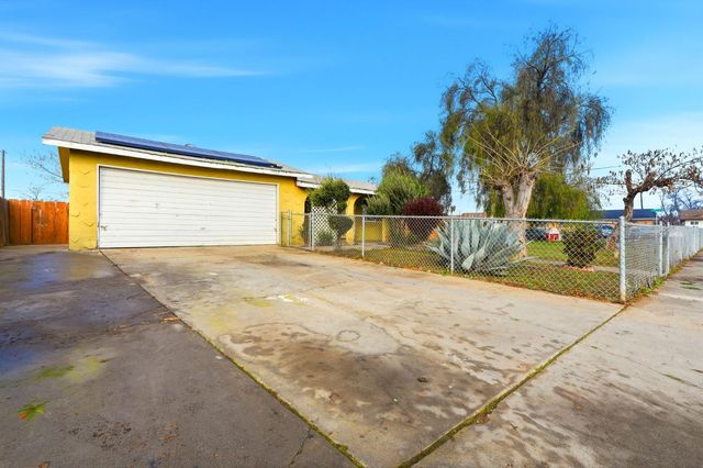 11404 Grant Street, Armona, CA 93202