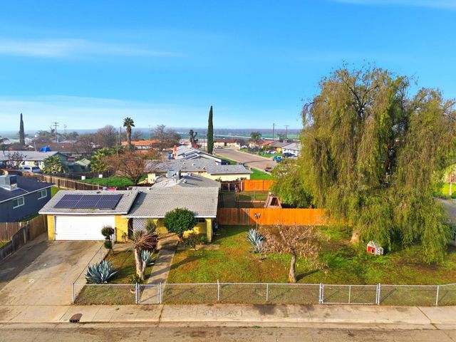 11404 Grant Street, Armona, CA 93202