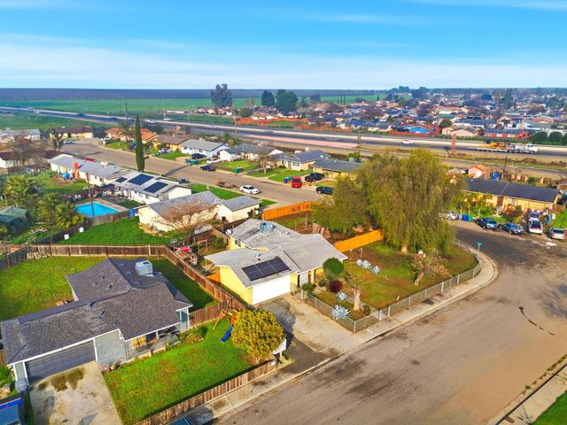 11404 Grant Street, Armona, CA 93202