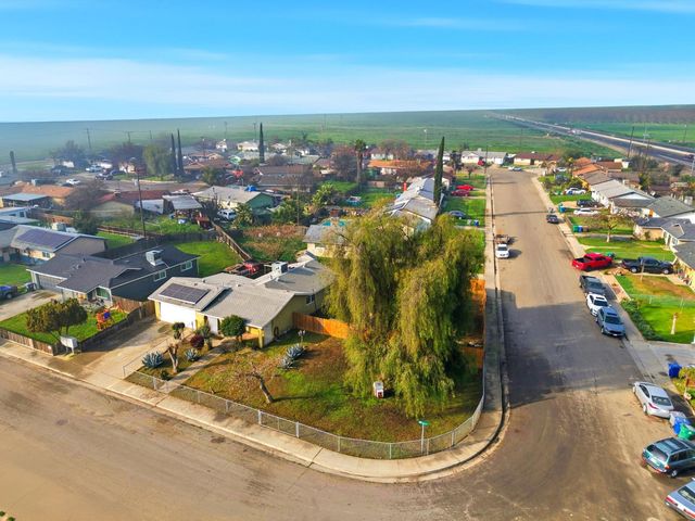 11404 Grant Street, Armona, CA 93202