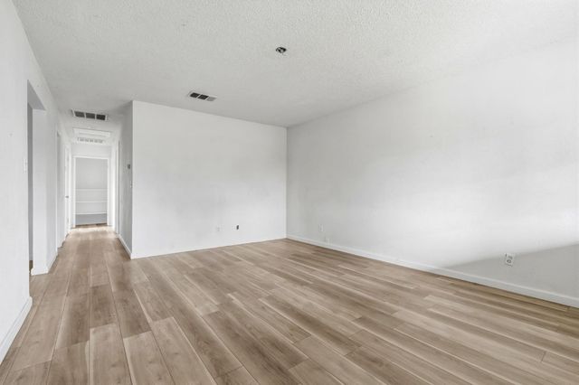 11404 Grant Street, Armona, CA 93202