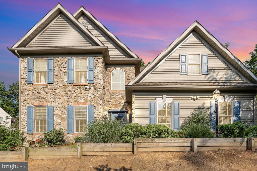 2991 LEGACY LN, York, PA 17402