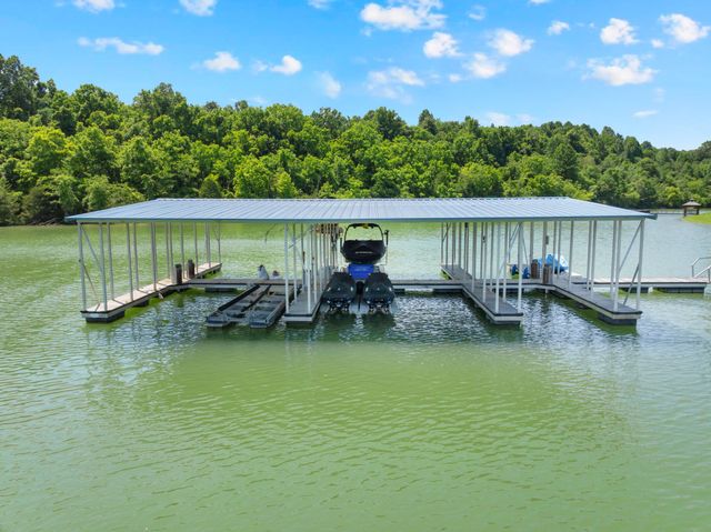 621 Lake Haven Dr, Tullahoma, TN 37388