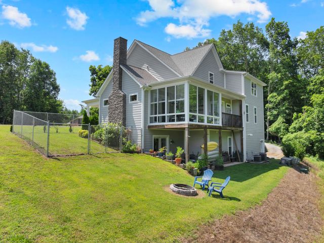 621 Lake Haven Dr, Tullahoma, TN 37388