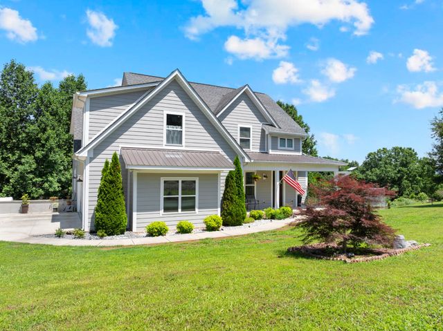 621 Lake Haven Dr, Tullahoma, TN 37388