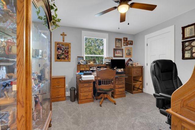621 Lake Haven Dr, Tullahoma, TN 37388