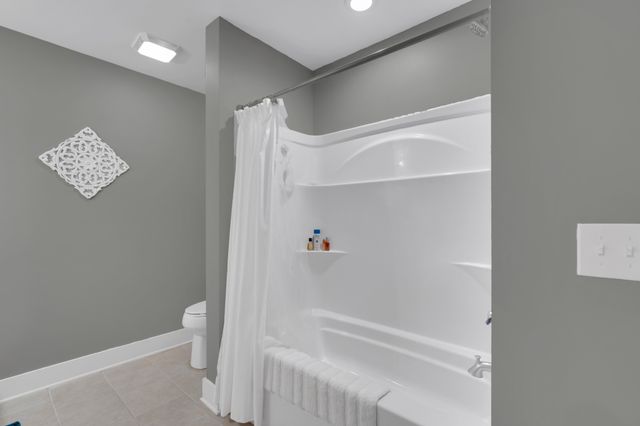 621 Lake Haven Dr, Tullahoma, TN 37388