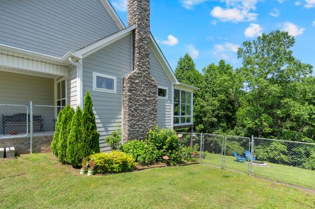 621 Lake Haven Dr, Tullahoma, TN 37388