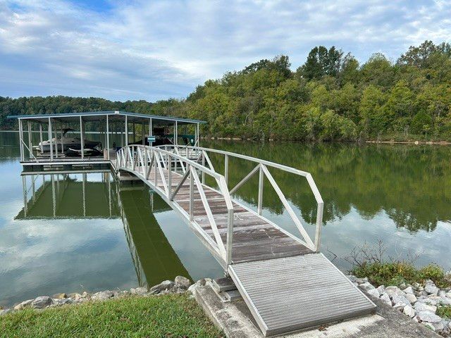 621 Lake Haven Dr, Tullahoma, TN 37388