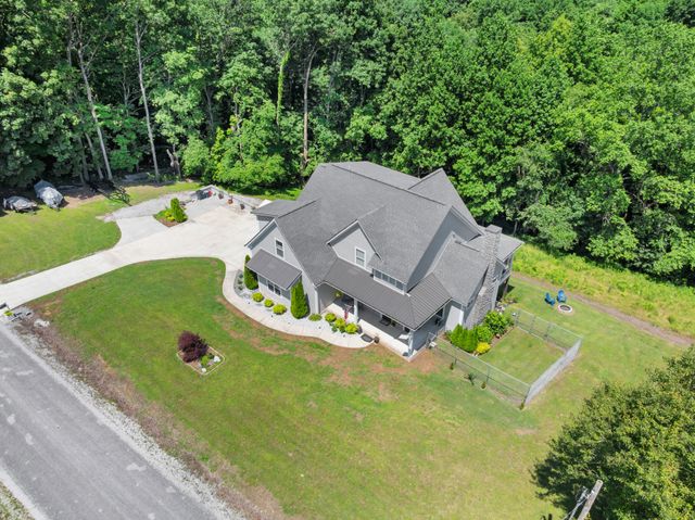 621 Lake Haven Dr, Tullahoma, TN 37388