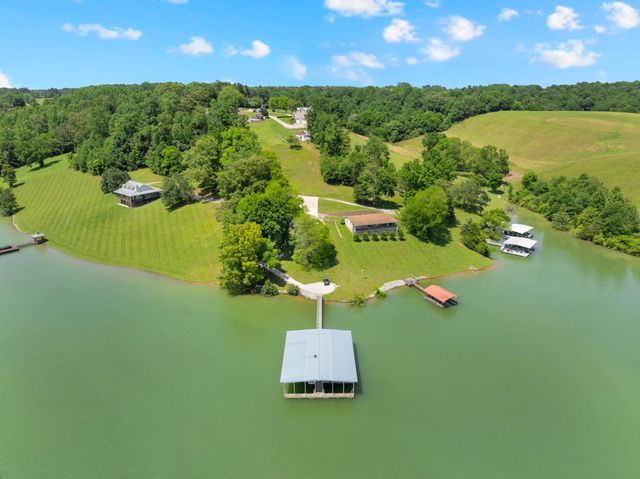 621 Lake Haven Dr, Tullahoma, TN 37388