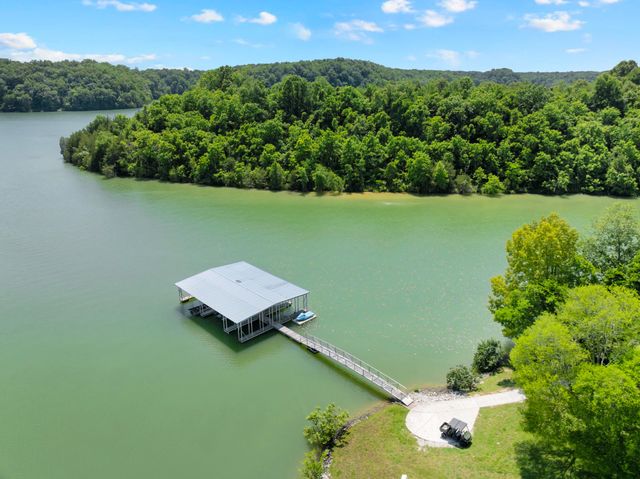 621 Lake Haven Dr, Tullahoma, TN 37388