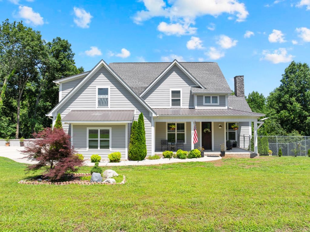 621 Lake Haven Dr, Tullahoma, TN 37388