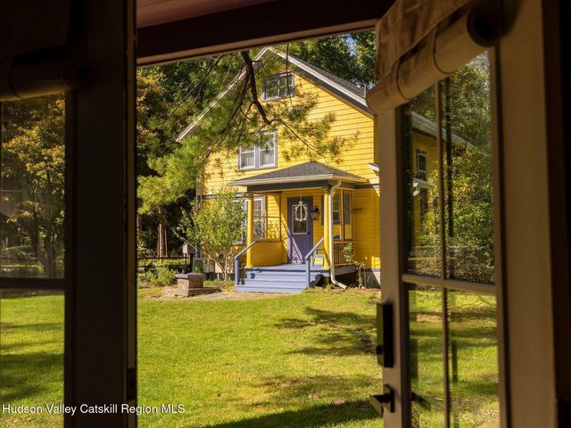 35 Orchard Lane, Woodstock, NY 12498