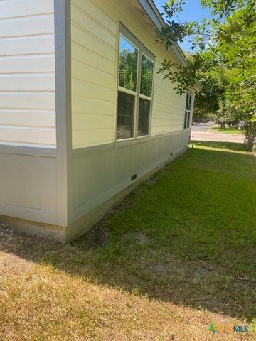 2405 Lone Tree Road, Victoria, TX 77901