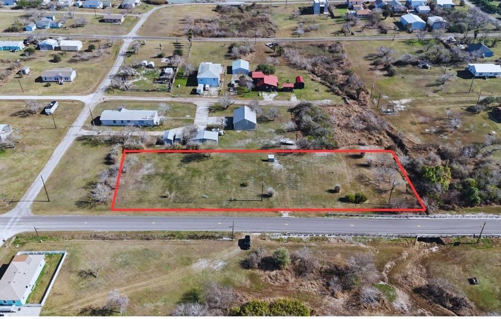 628 Third St, Bayside, TX 78340 — photo 2