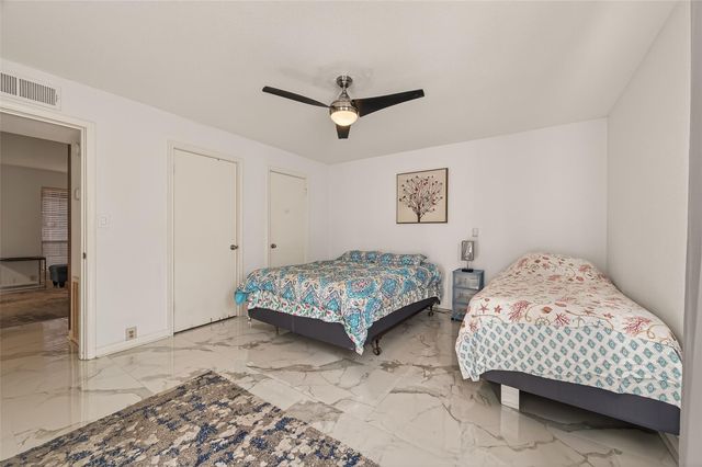 2201 Fountain View Drive 29, Houston, TX 77057