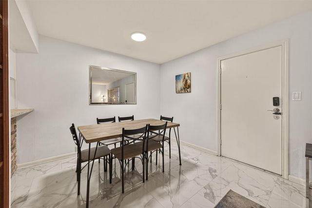 2201 Fountain View Drive 29, Houston, TX 77057