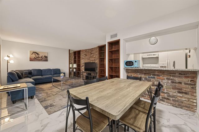 2201 Fountain View Drive 29, Houston, TX 77057