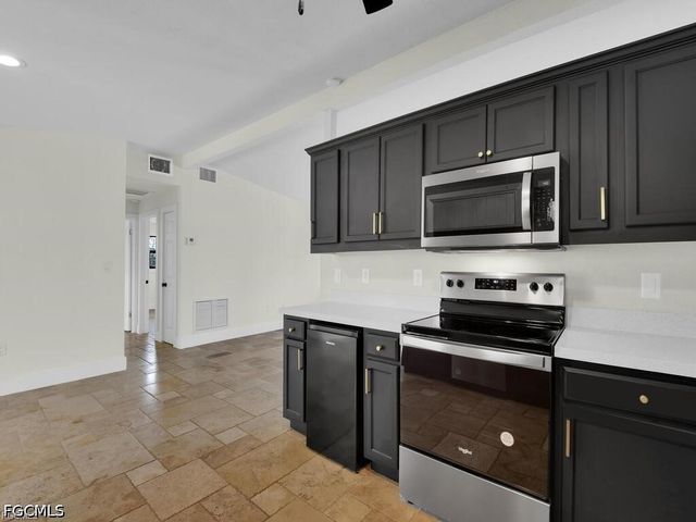2224 Aldridge AVE, Fort Myers, FL 33907