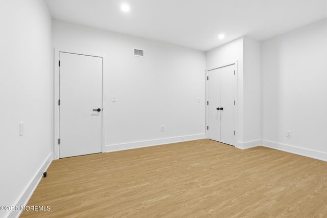 46 Whalepond Road, Oakhurst, NJ 07755
