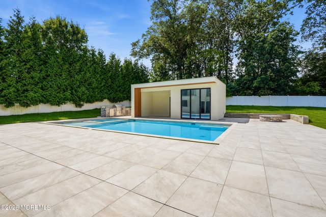 46 Whalepond Road, Oakhurst, NJ 07755