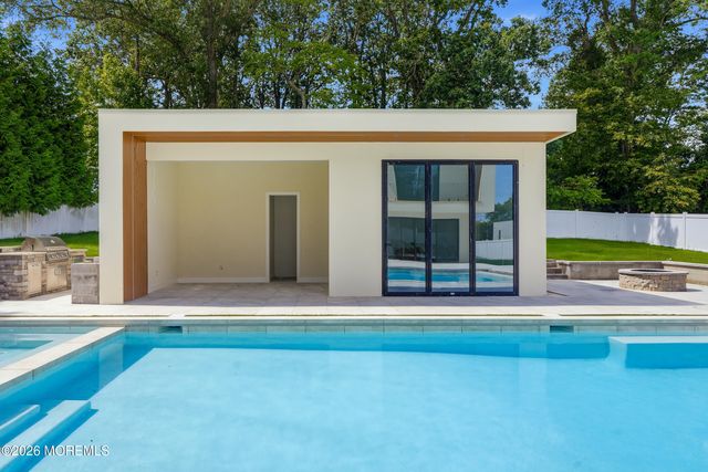 46 Whalepond Road, Oakhurst, NJ 07755
