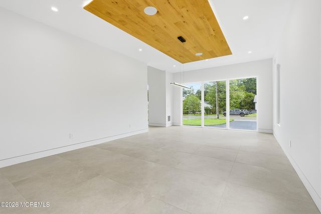 46 Whalepond Road, Oakhurst, NJ 07755