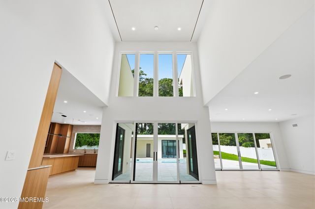46 Whalepond Road, Oakhurst, NJ 07755